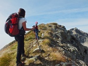 Dal MONTE MADONNINO (2502 m.), salito dalla ripida cresta nord e sceso dal pietroso canalone ovest,ai LAGHI DEI CURIOSI, CABIANCA e ZELTO, il 22 settembre 2013 - FOTOGALLERY